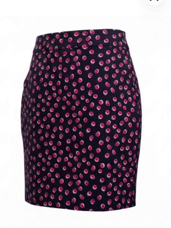 Talbots Dresses & Skirts - Talbots
Talbots Polka Dot Pencil Skirt
Navy Blue White Magenta Circles Size 16